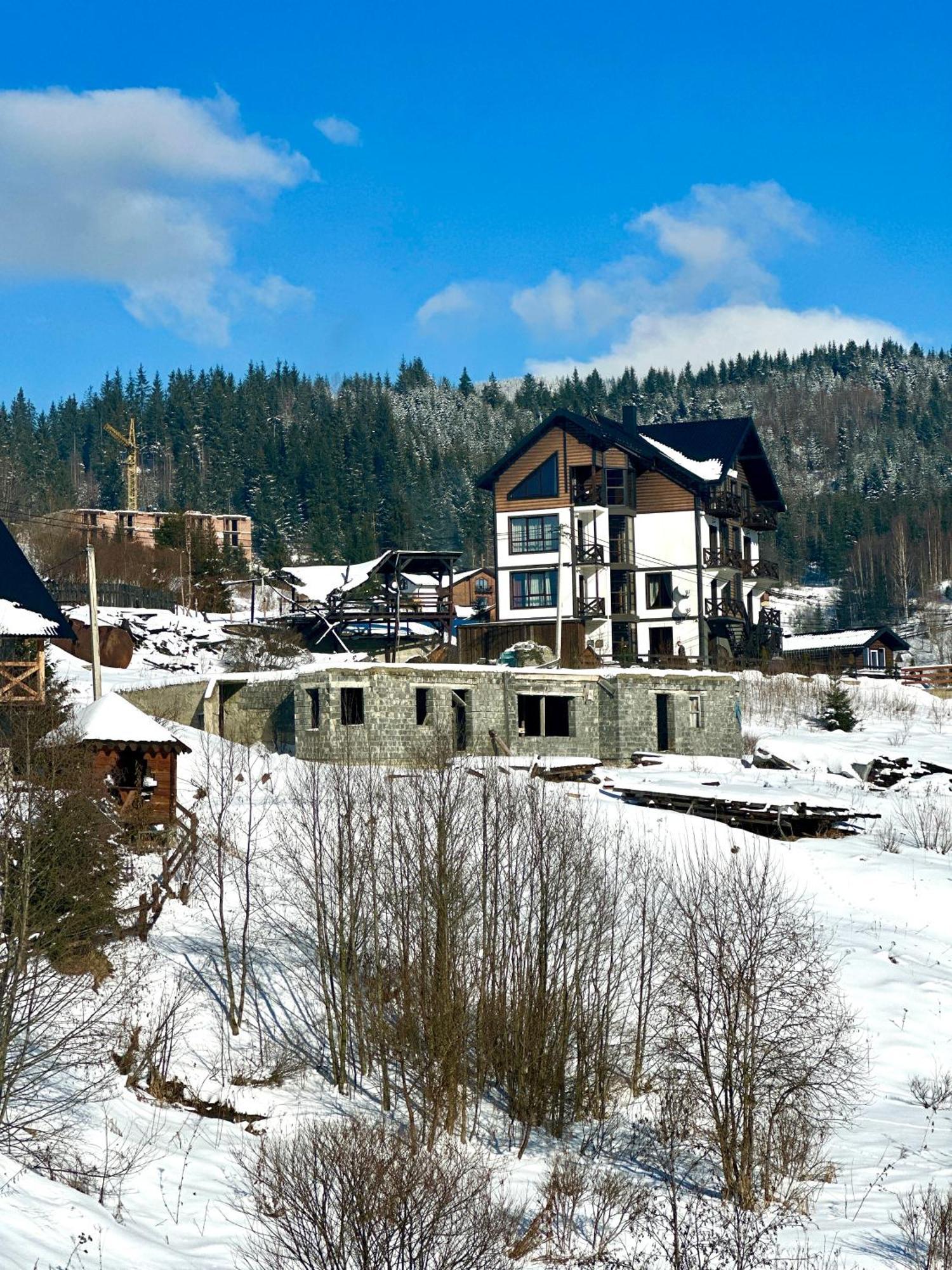 Salut Hotel Bukovel Exterior photo